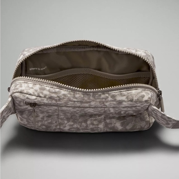 LULULEMON | ✨NEW✨ Quilted Grid Belt Bag in Lined Leopard White Opal Carbon Dust - Picture 6 of 7